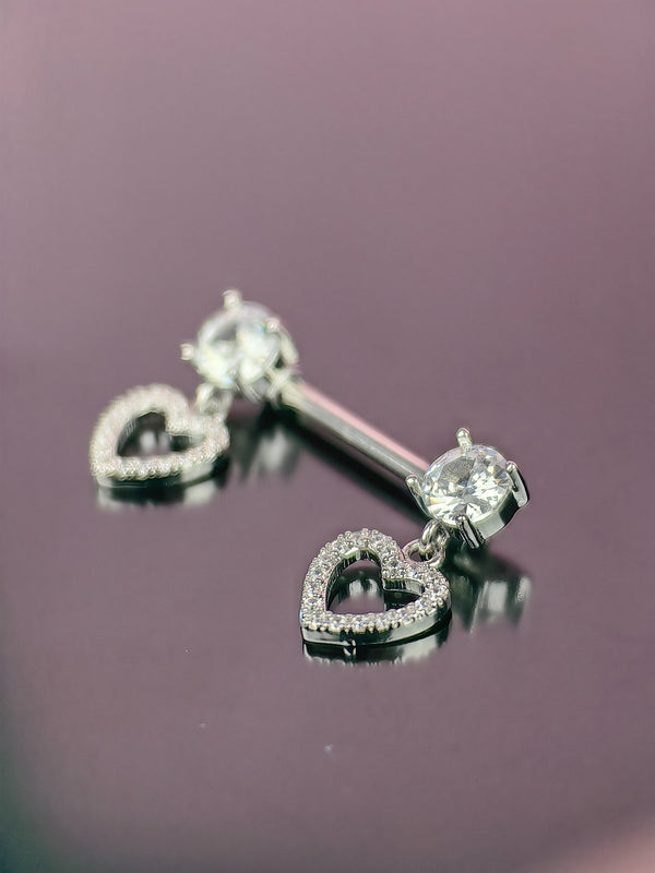 Brustwarzenpiercing mit herzförmigen Anhängern mit Zirkonia Silber